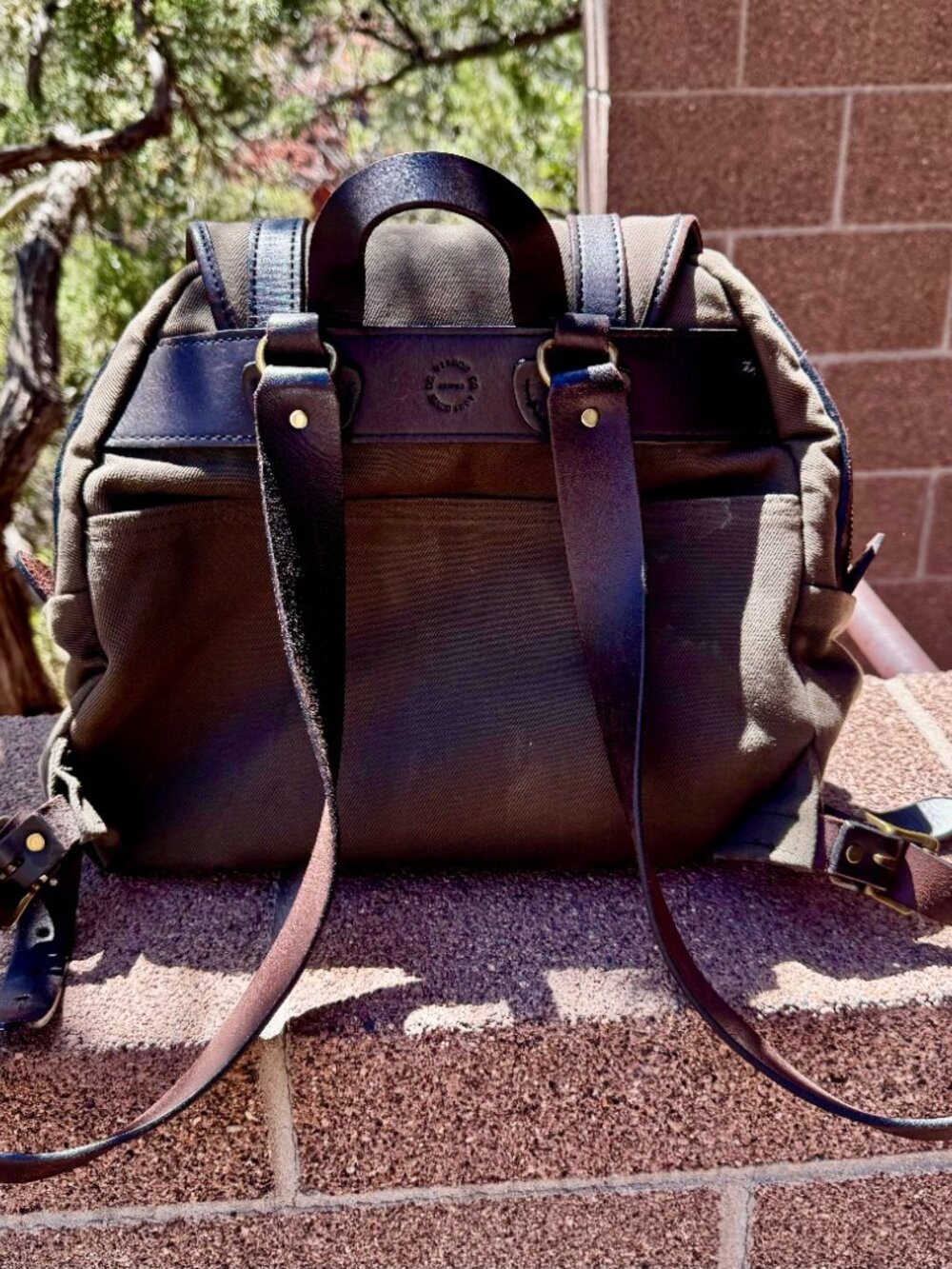 Filson Rucksack, Rugged Twill/Bridle Leather, Otter Green, Excellent Condition - Picture 5 of 10